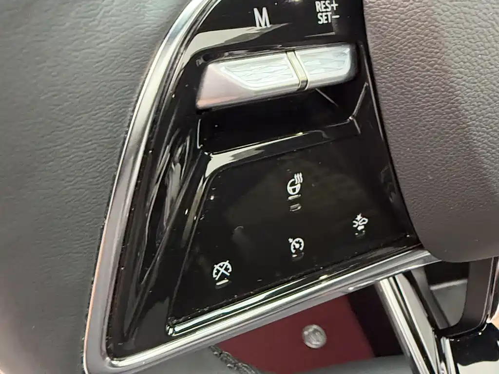 Cadillac XT5 — миниатюра 16