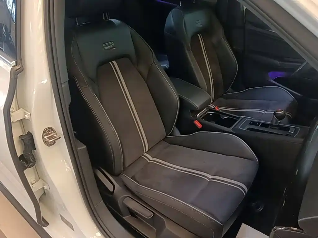 Volkswagen Golf — миниатюра 25