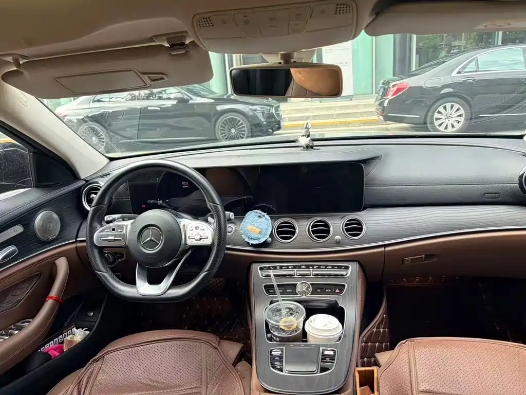 Mercedes-Benz E-Class — миниатюра 2