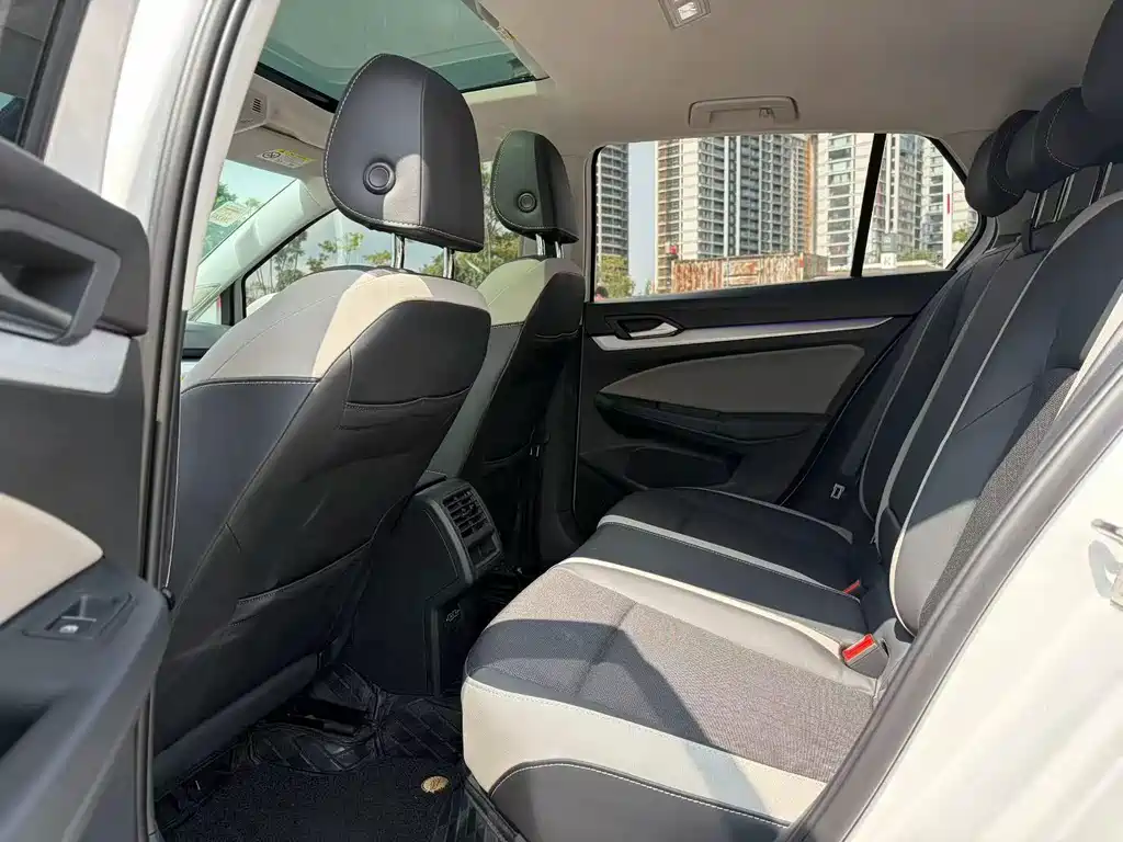 Volkswagen Golf — миниатюра 6