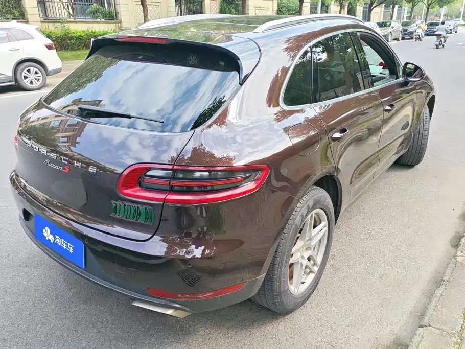 Porsche Macan — миниатюра 3