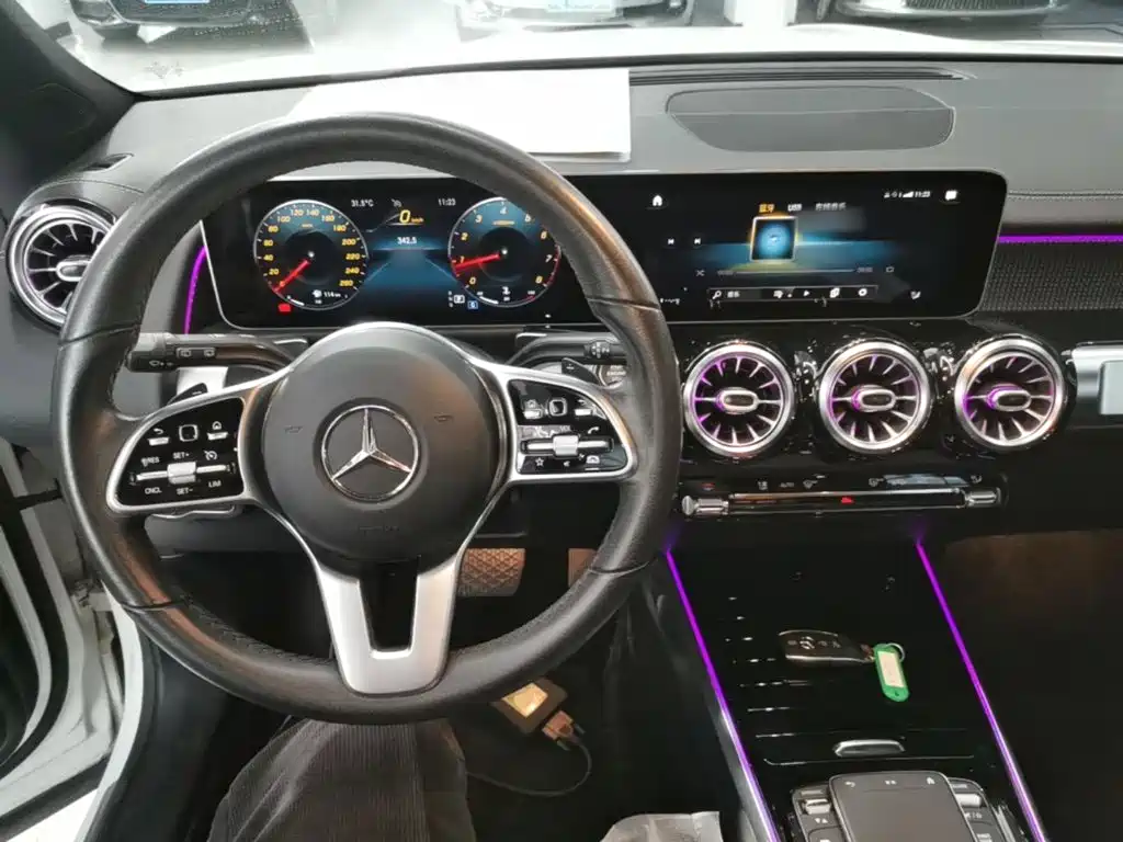 Mercedes-Benz GLB — миниатюра 10