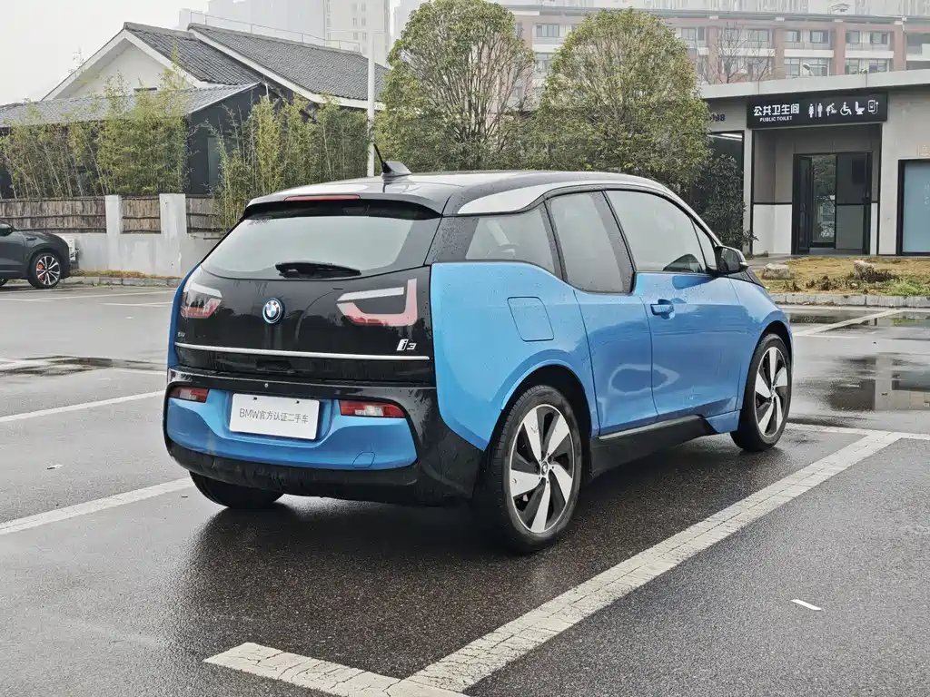BMW I3