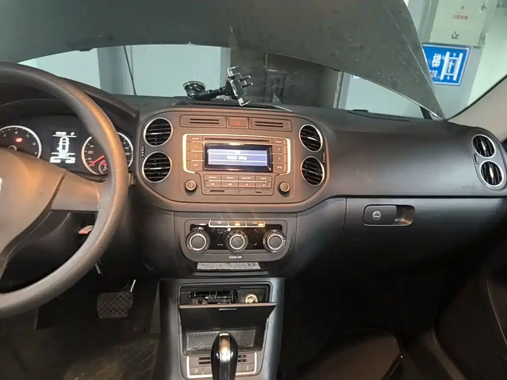 Volkswagen Tiguan — миниатюра 13