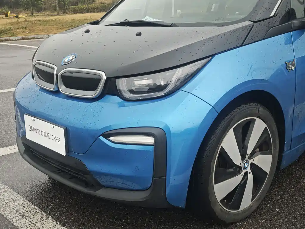 BMW I3