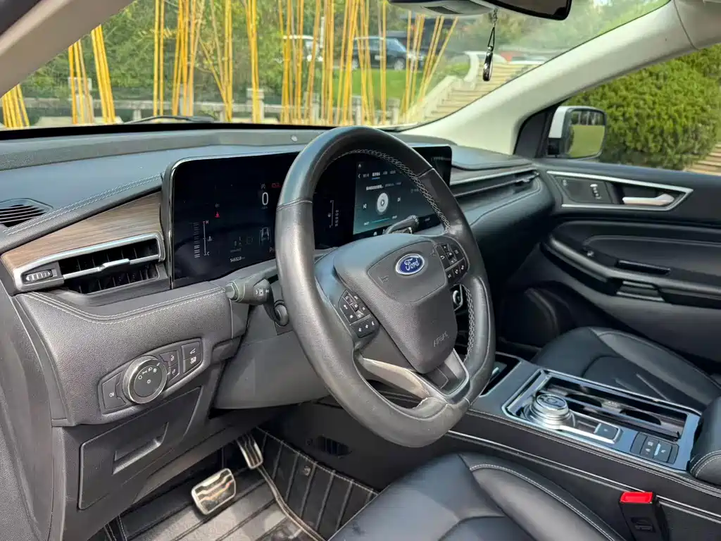 Ford Edge — миниатюра 13