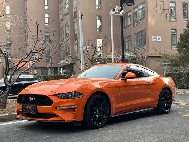 FORD MUSTANG
