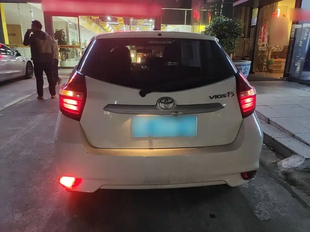 Toyota Vios FS — миниатюра 6