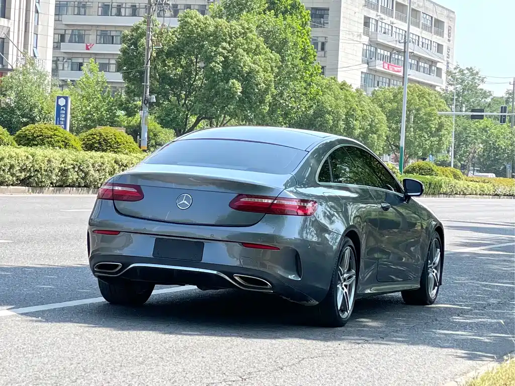 MERCEDES-BENZ E CLASS