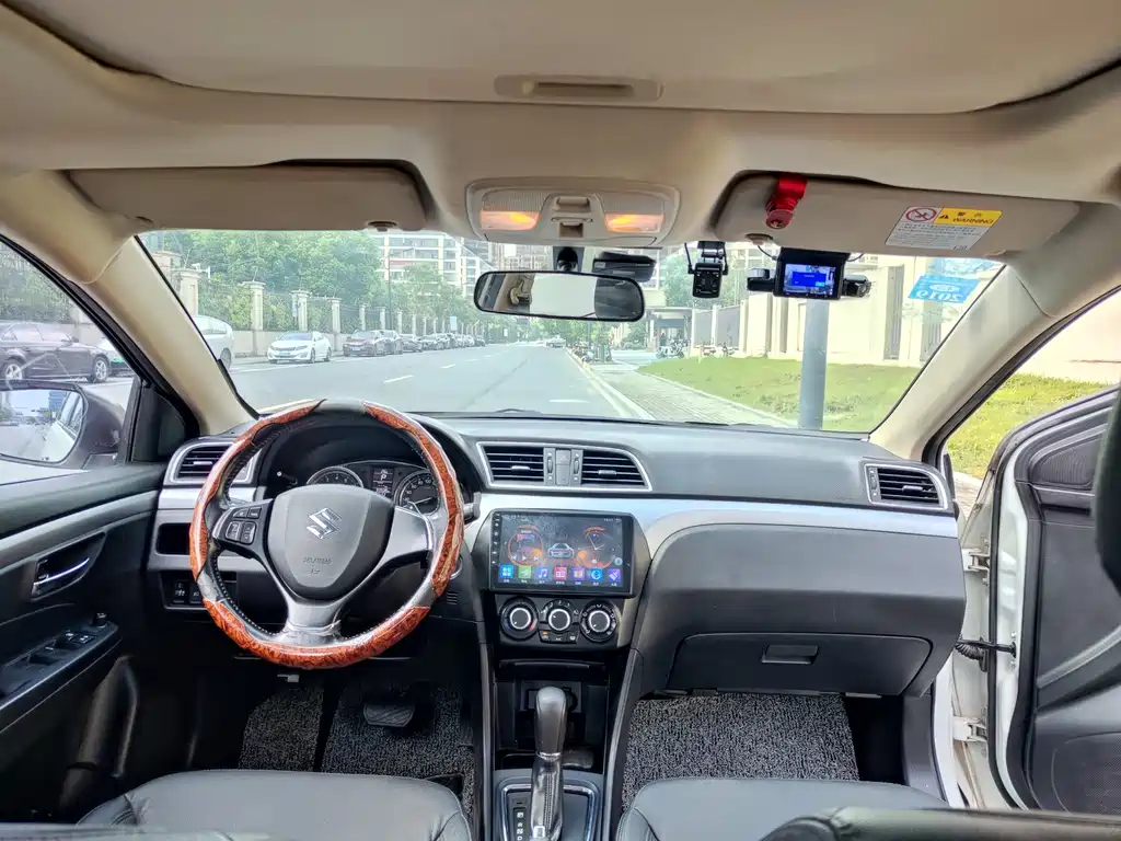 Suzuki Alivio — миниатюра 13