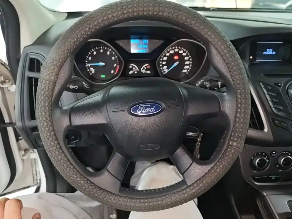 Ford Focus — миниатюра 11