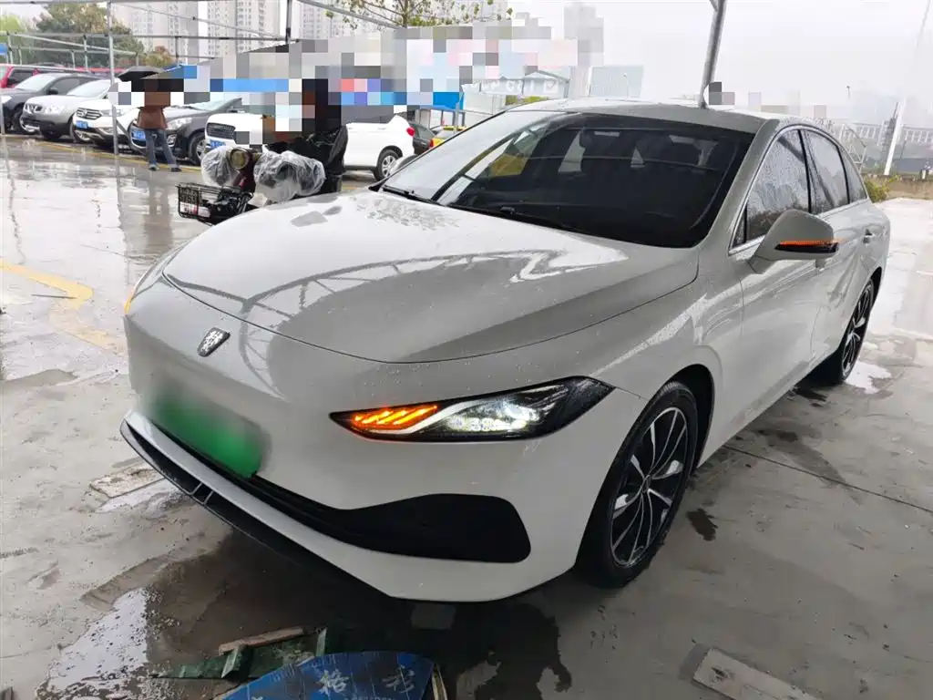 ROEWE D7