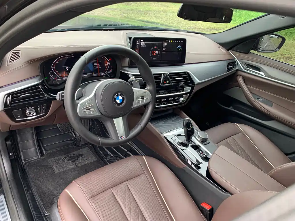BMW 5 Series — миниатюра 8