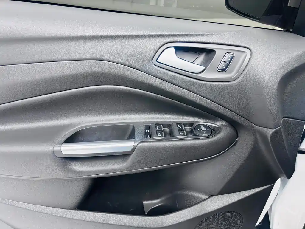 Ford Kuga — миниатюра 13