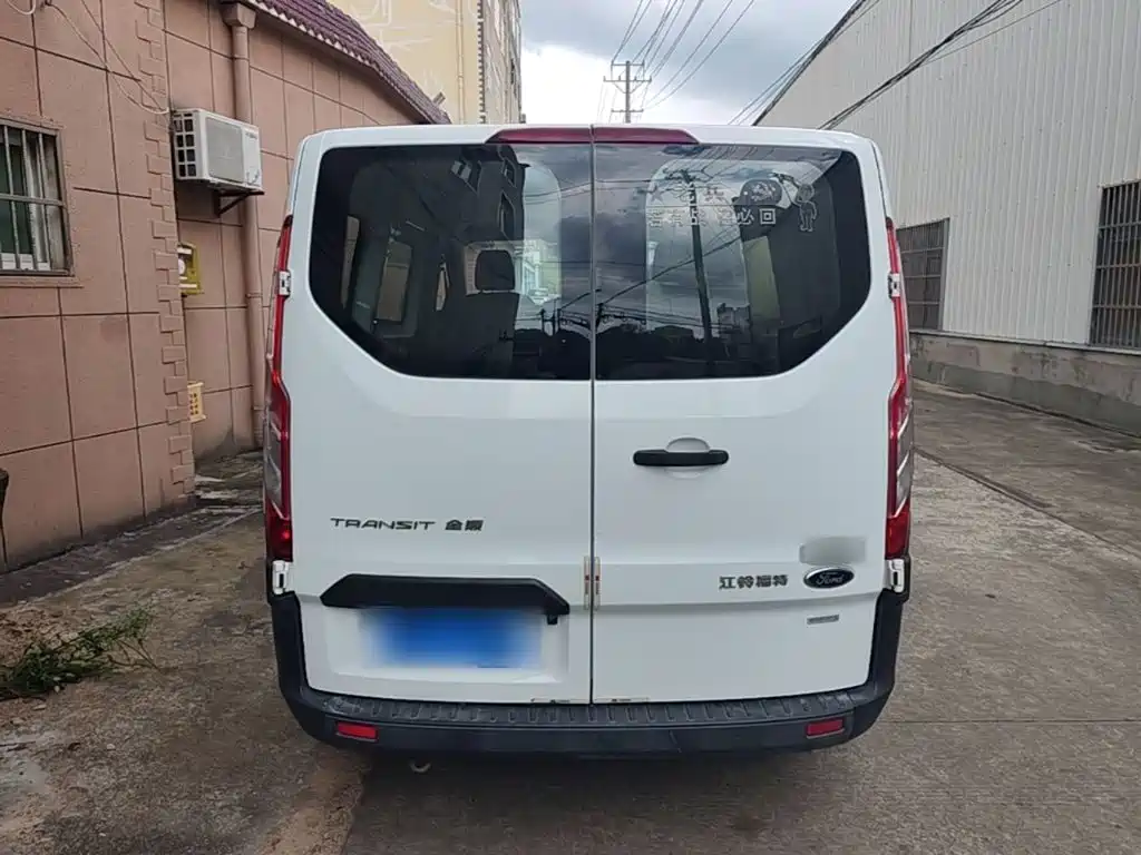 Ford Transit — миниатюра 6