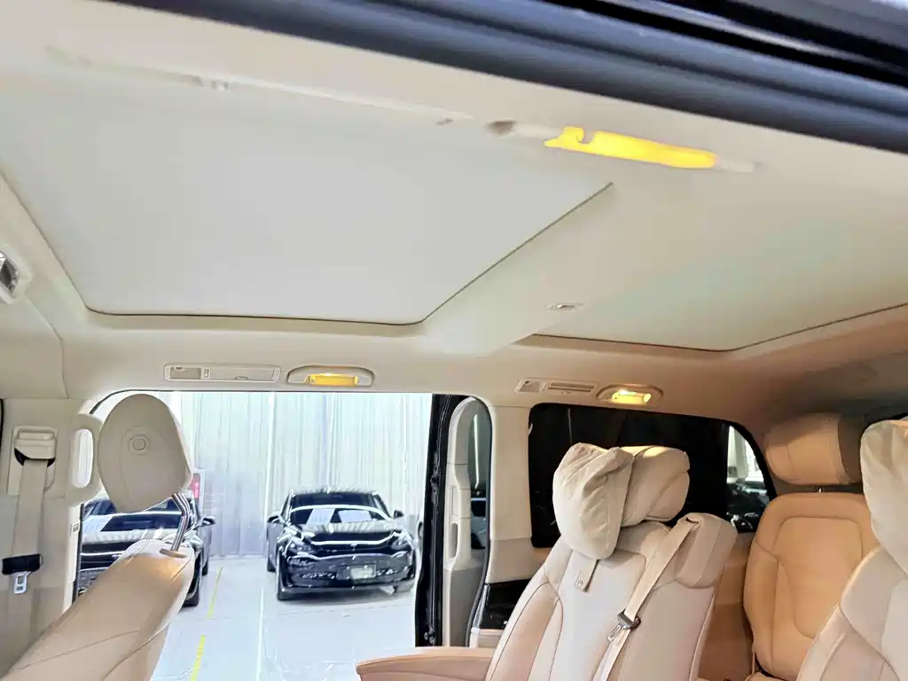 Mercedes-Benz V-Class — миниатюра 9