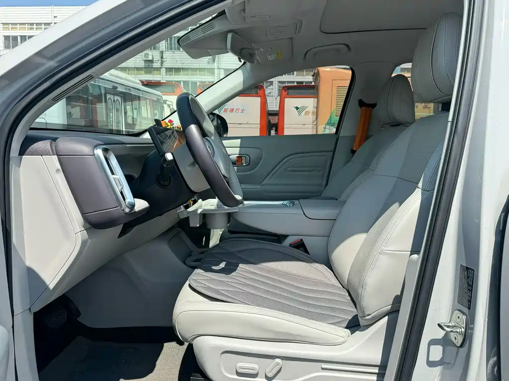 Leapmotor Leapmotor B10 — миниатюра 4