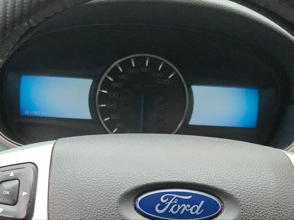 Ford Edge (Import) — миниатюра 12