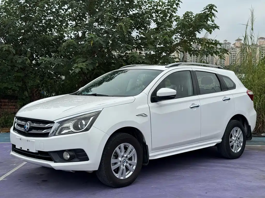 Venucia T70 2017