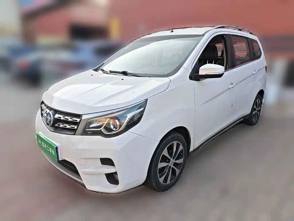 Venucia M50V — миниатюра 2