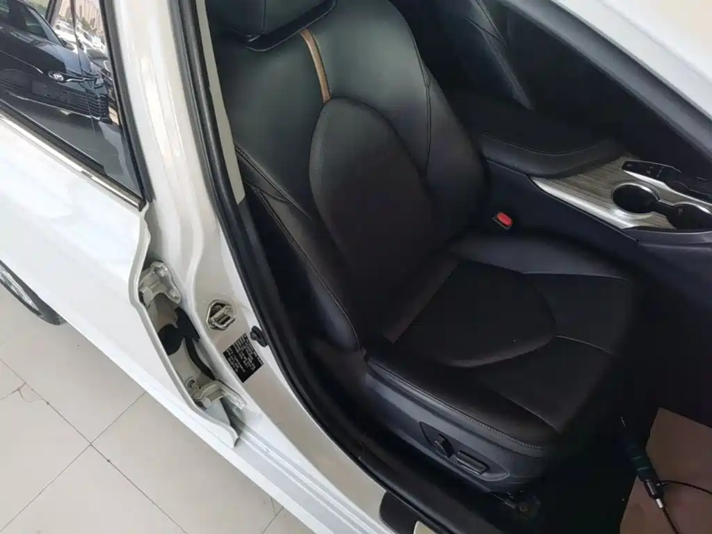 Toyota Camry — миниатюра 25