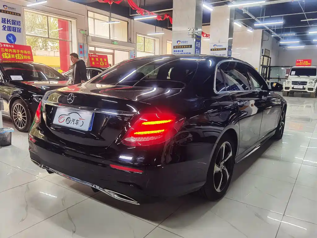 Mercedes-Benz E-Class — миниатюра 6