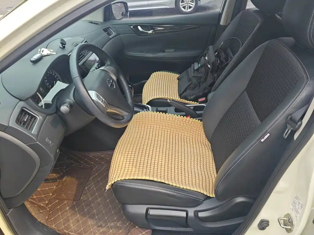 Nissan Tiida — миниатюра 8