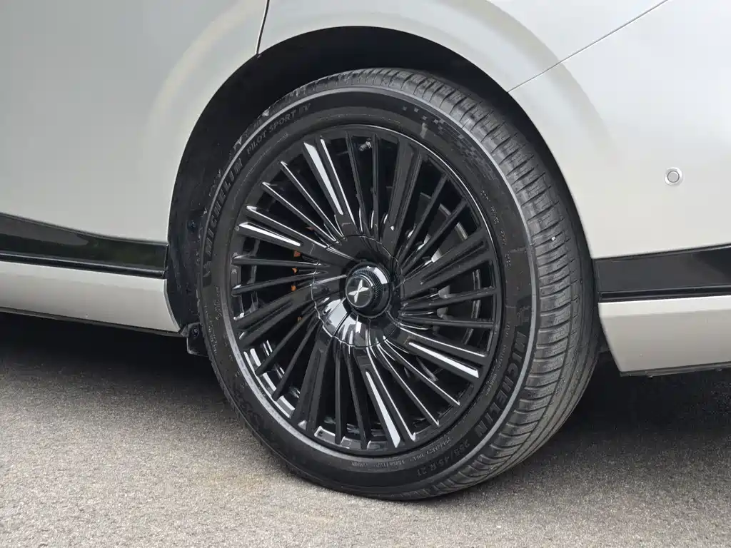 XPeng G9 — миниатюра 15