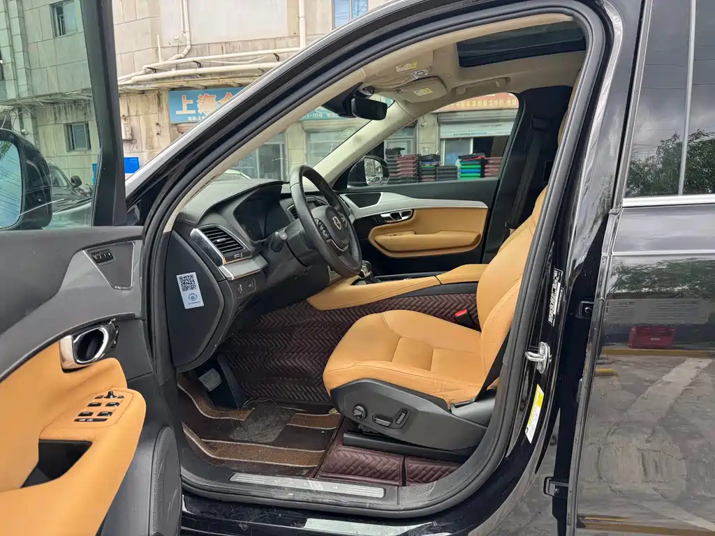Volvo XC90 — миниатюра 5