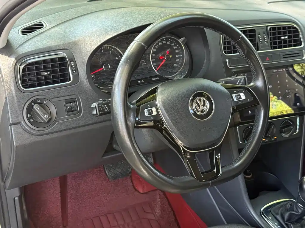 Volkswagen Polo — миниатюра 13