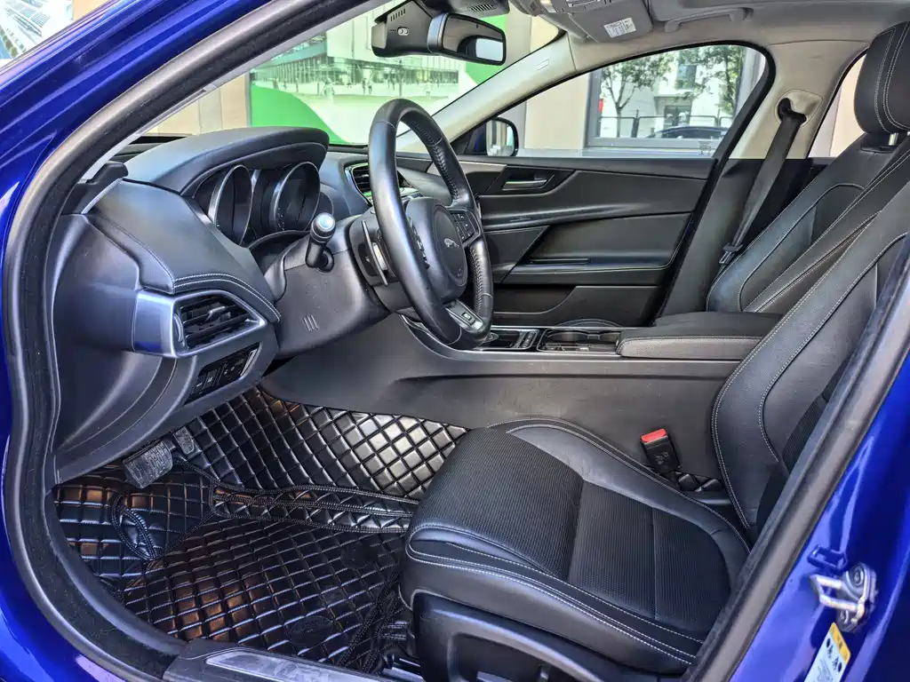 Jaguar XE — миниатюра 11