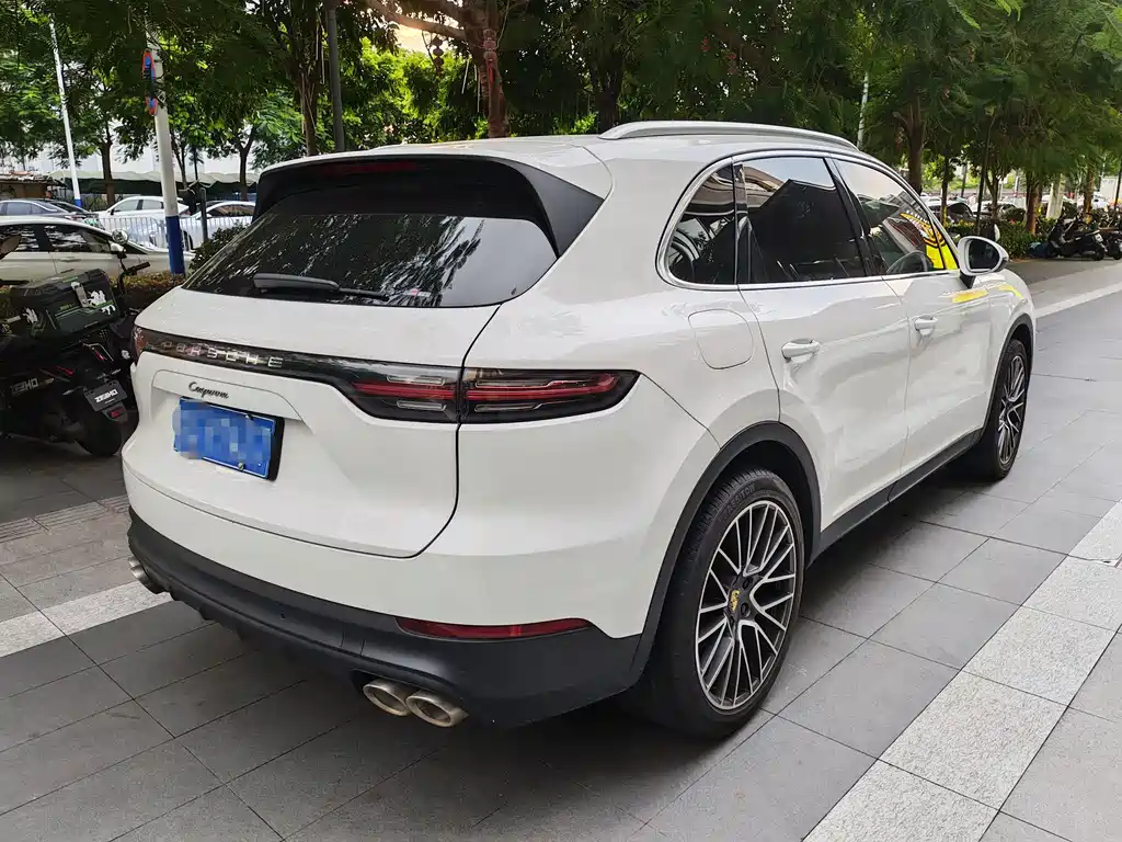 Porsche Cayenne — миниатюра 11