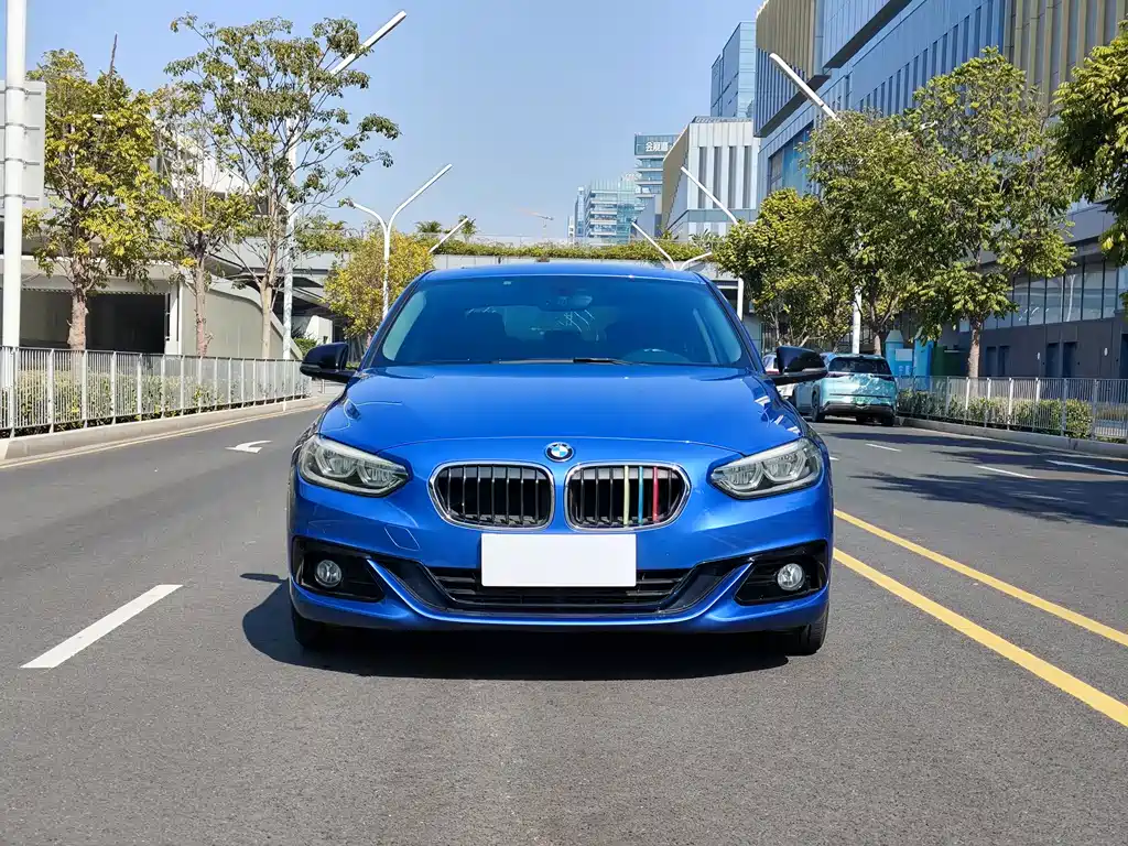 BMW 1 SERIES