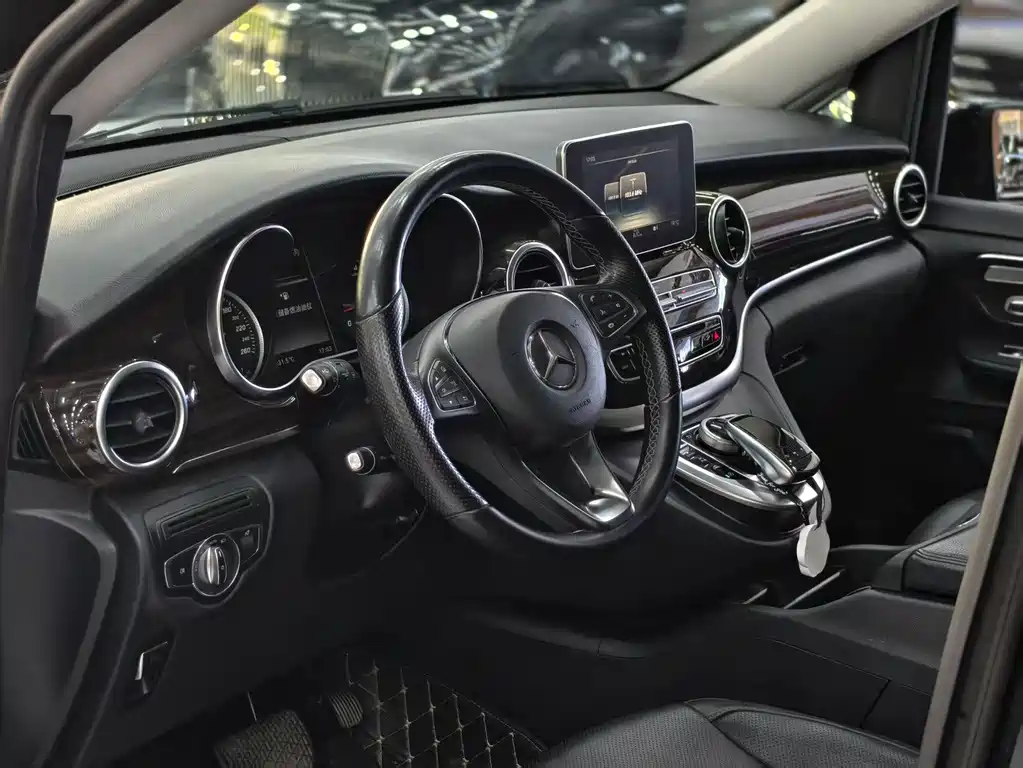 Mercedes-Benz V-Class — миниатюра 8