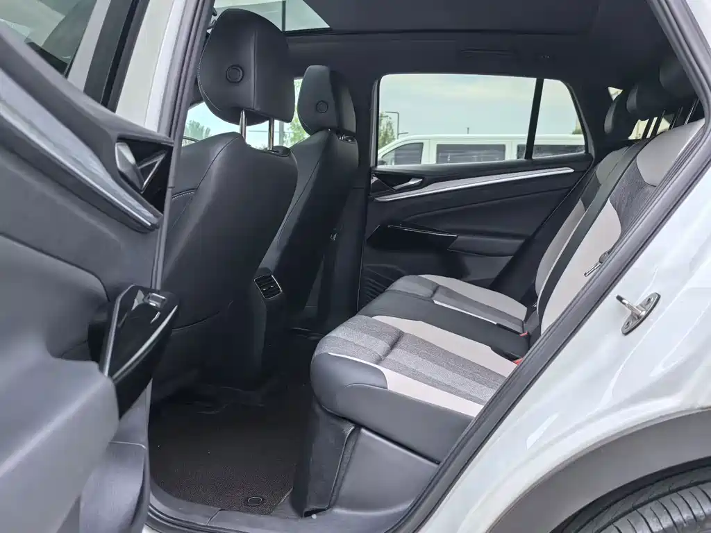 Volkswagen ID.4 Crozz — миниатюра 5