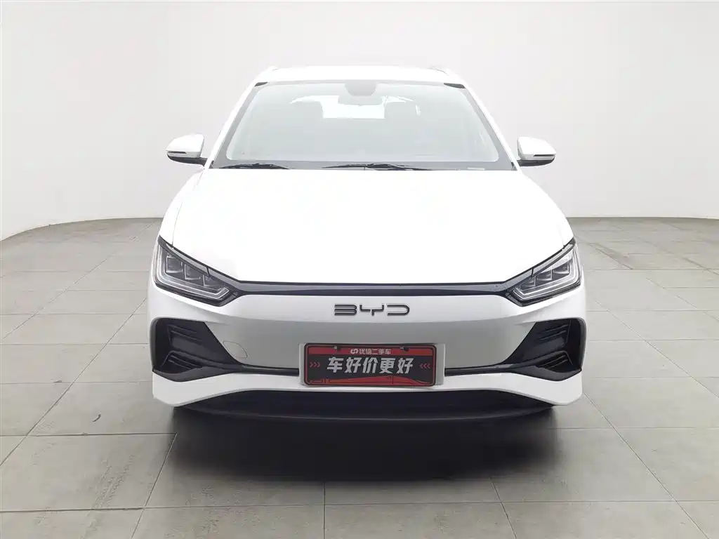 BYD E2