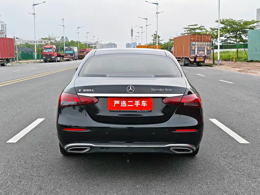 Mercedes-Benz E-Class — миниатюра 6