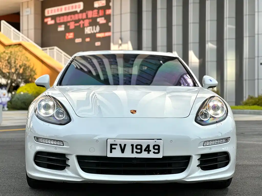 Porsche Panamera — миниатюра 2