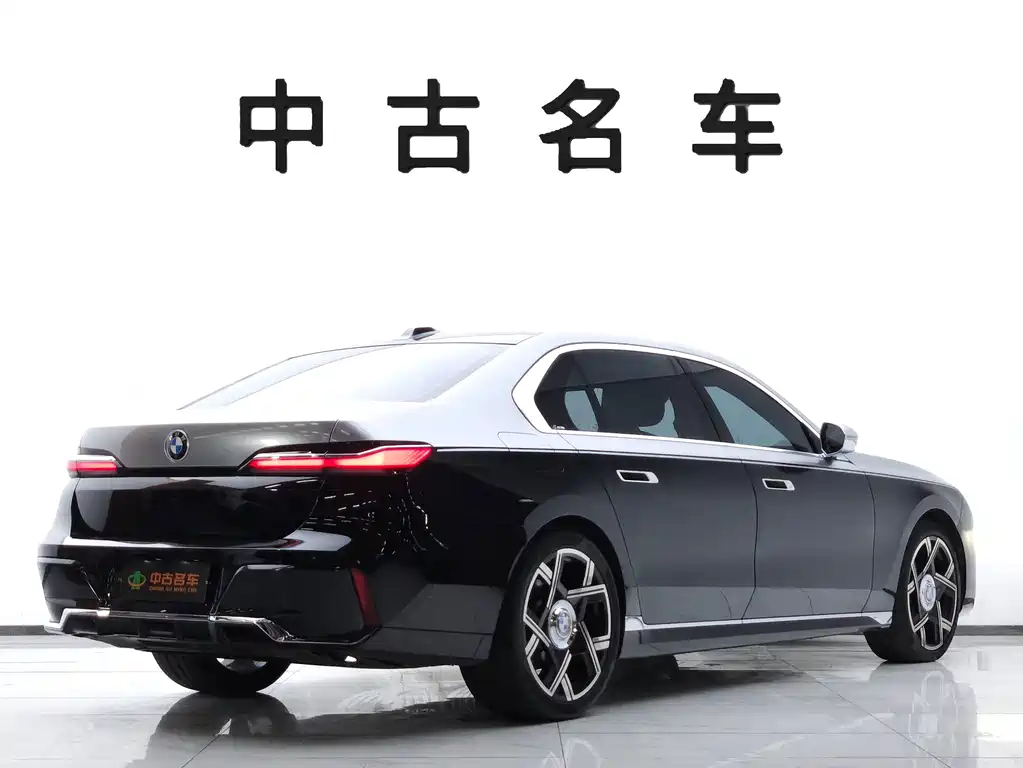 BMW 7 Series — миниатюра 4