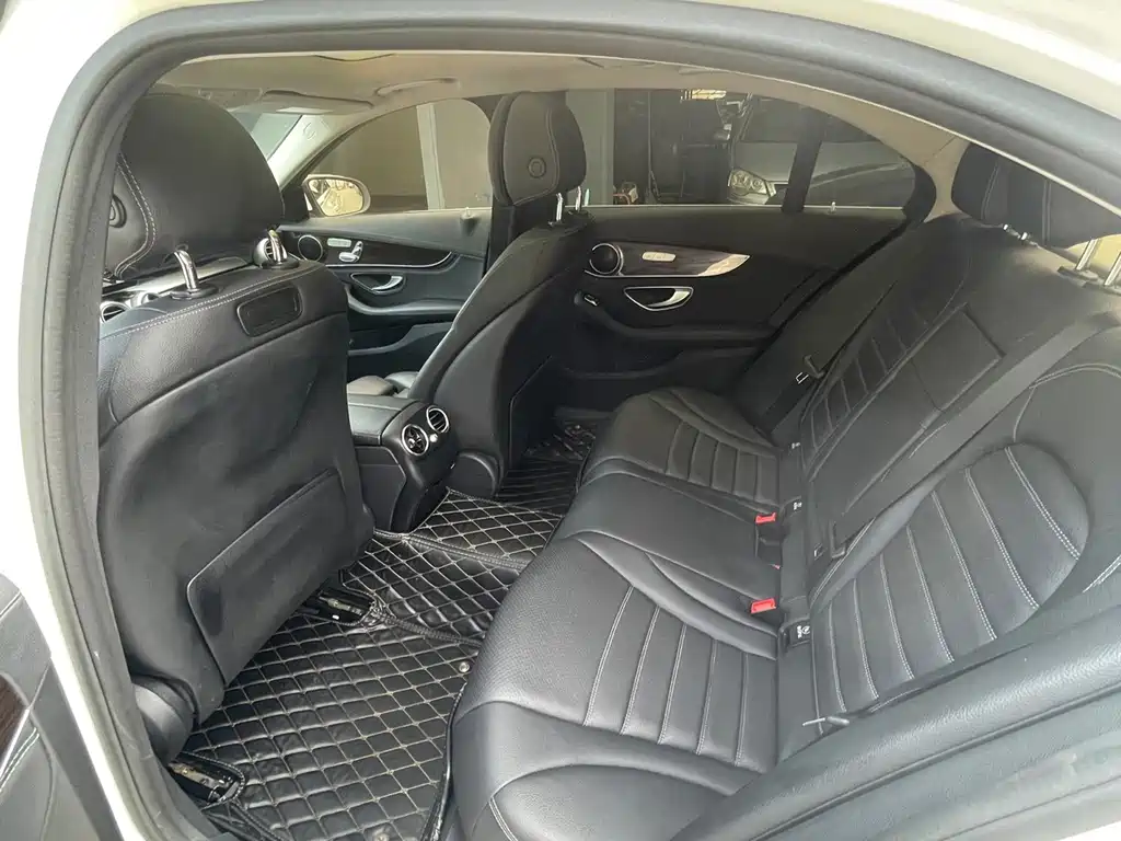 Mercedes-Benz C-Class — миниатюра 14