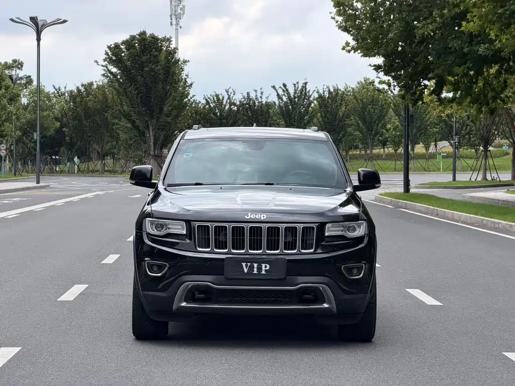 Jeep Grand Cherokee (Import) — миниатюра 2
