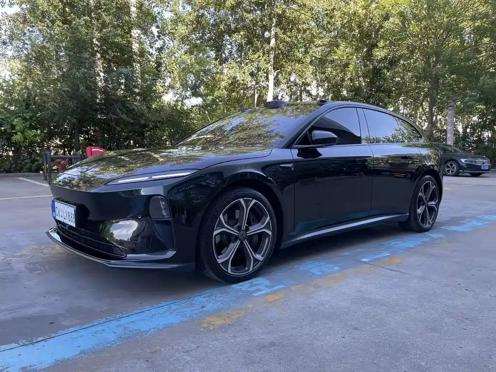 NIO ET5