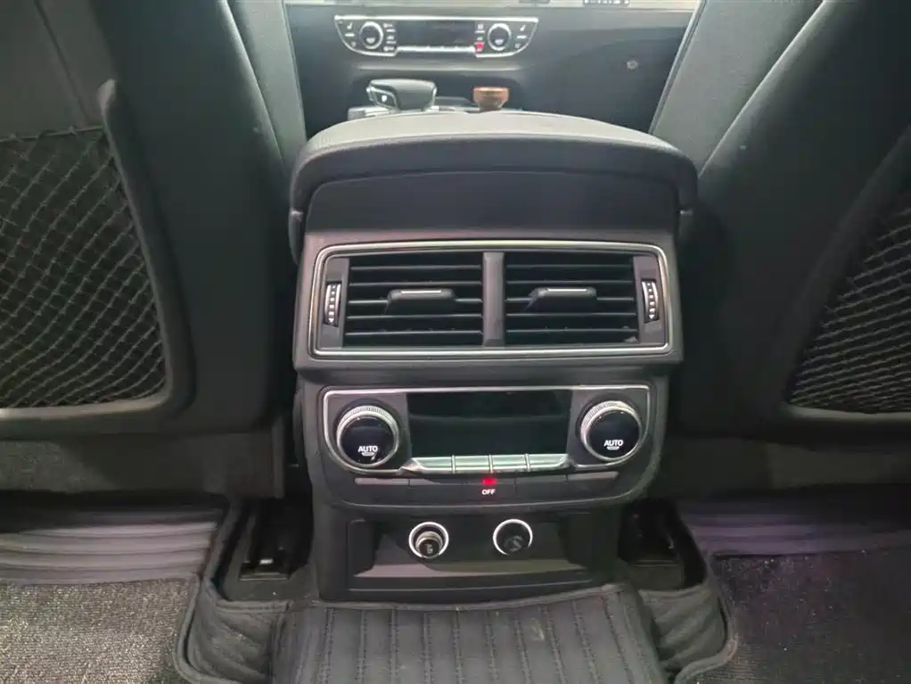 Audi Q7 — миниатюра 14