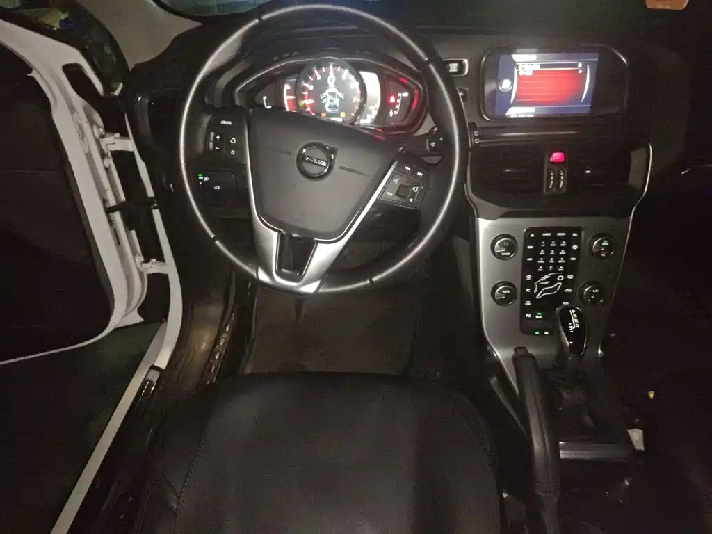 Volvo V40 — миниатюра 3