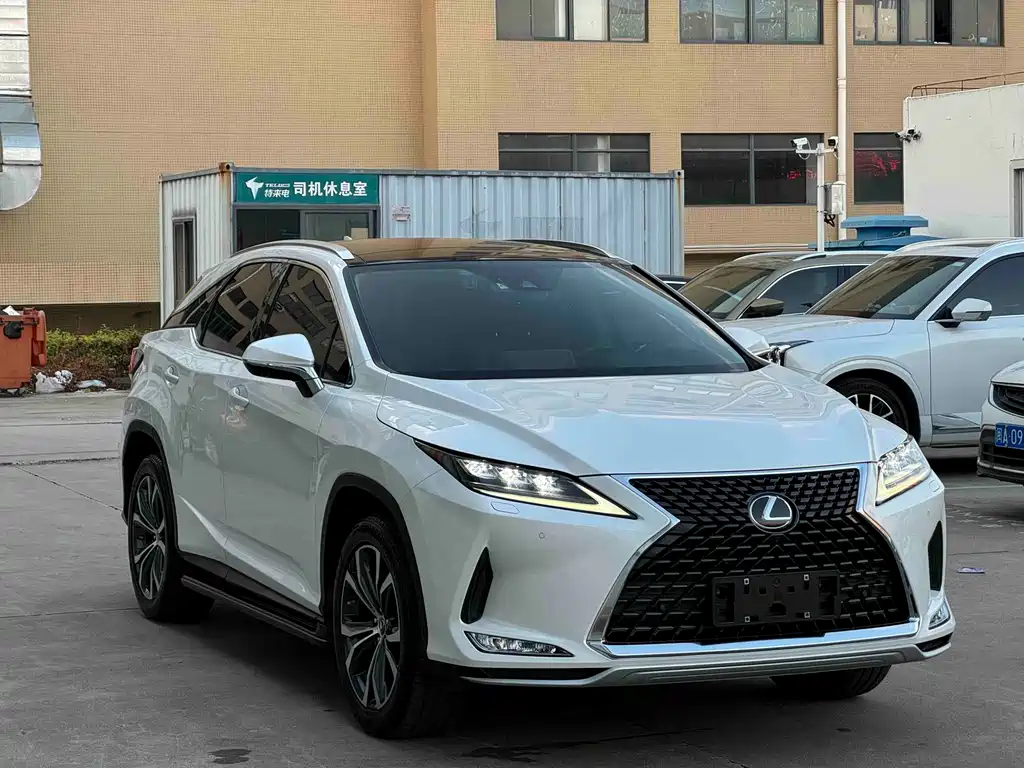 Lexus RX 2021