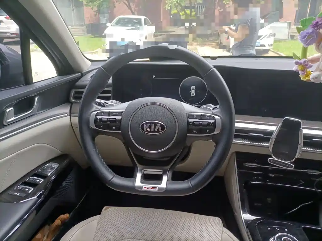 Kia K5 — миниатюра 11
