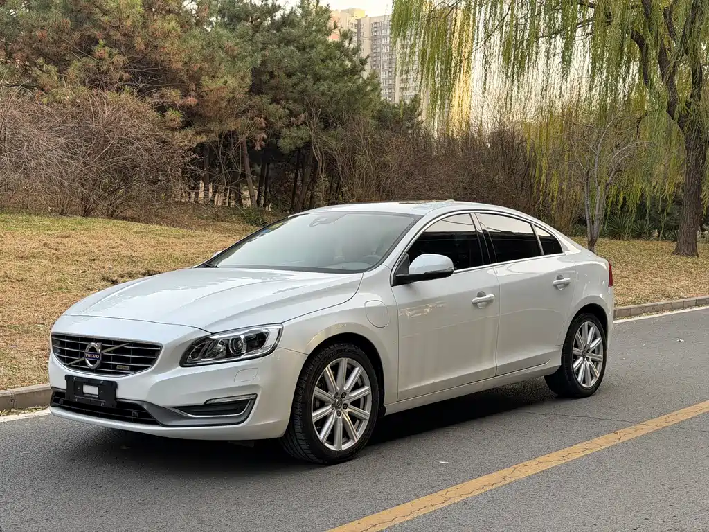 VOLVO S60 PLUG IN HYBRID