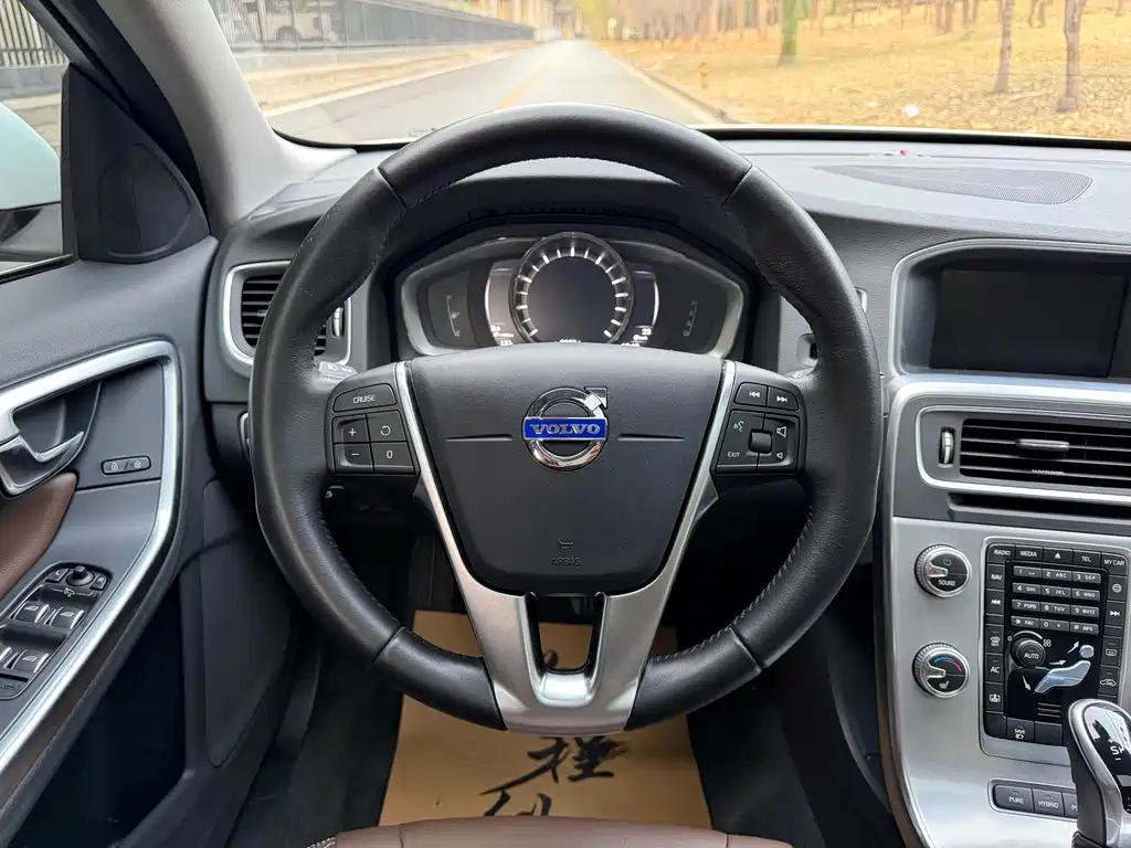 VOLVO S60 PLUG IN HYBRID