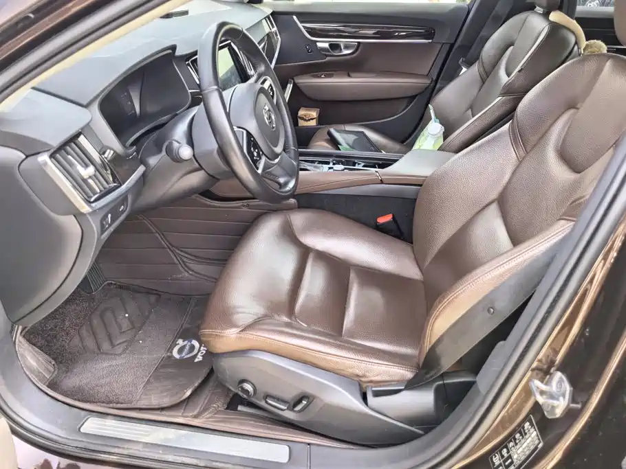 Volvo S90 — миниатюра 9