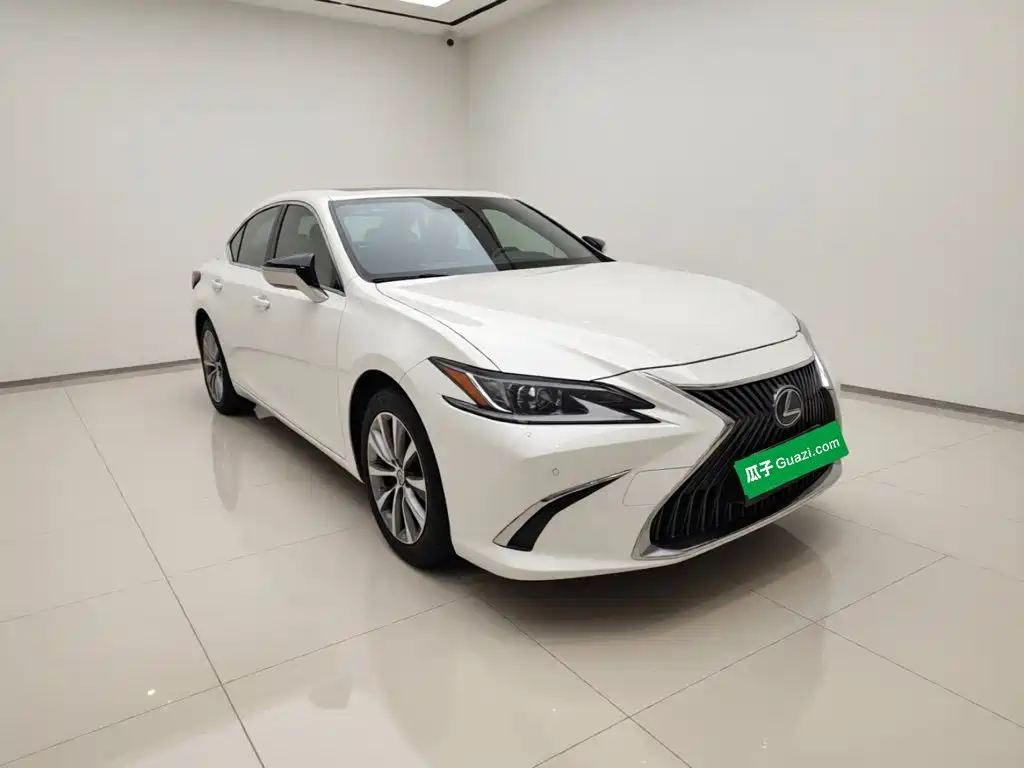 Lexus ES — миниатюра 24
